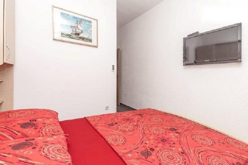 Apartment And Misic