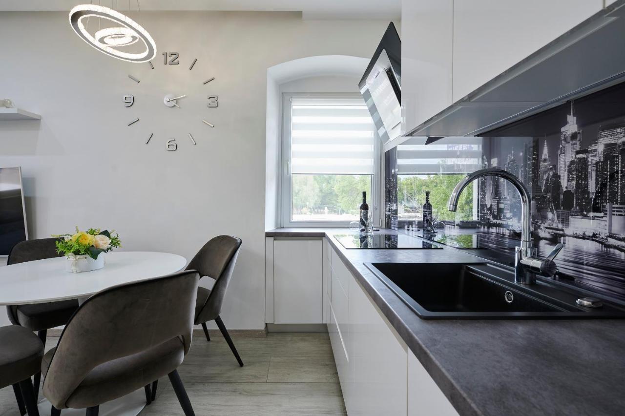 Apartment And Misic