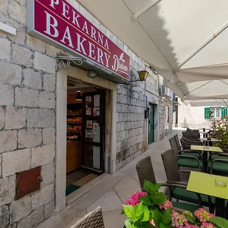 Apartments And Rooms Misic Trogir Exterior photo