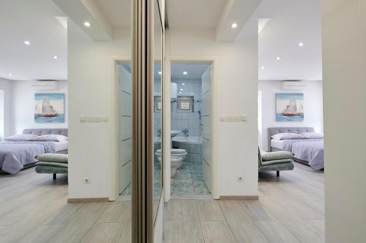 And Misic Apartment